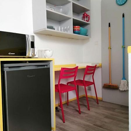 Residence Les Volets Bleus: Studio De 30 M² Classe 2 * Rochefort  Buitenkant foto