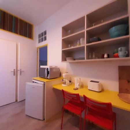 Residence Les Volets Bleus: Studio De 30 M² Classe 2 * Rochefort  Buitenkant foto