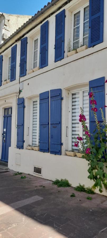 Residence Les Volets Bleus: Studio De 30 M² Classe 2 * Rochefort  Buitenkant foto